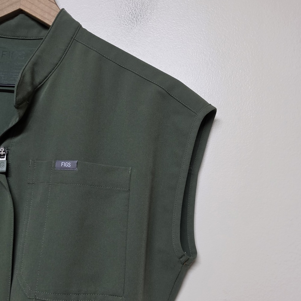 FIGS Rafaela Cargo Scrub Jumpsuit 9 Pockets Zip Jogger Moss Green Size XXS - Picture 8 of 12